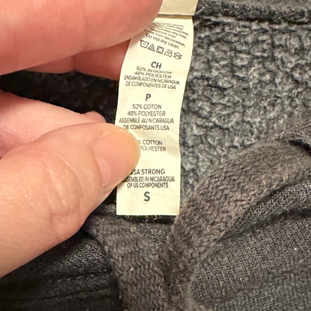 Aloha ʻĀina Gray Cropped Hoodie - Picture 3 of 3